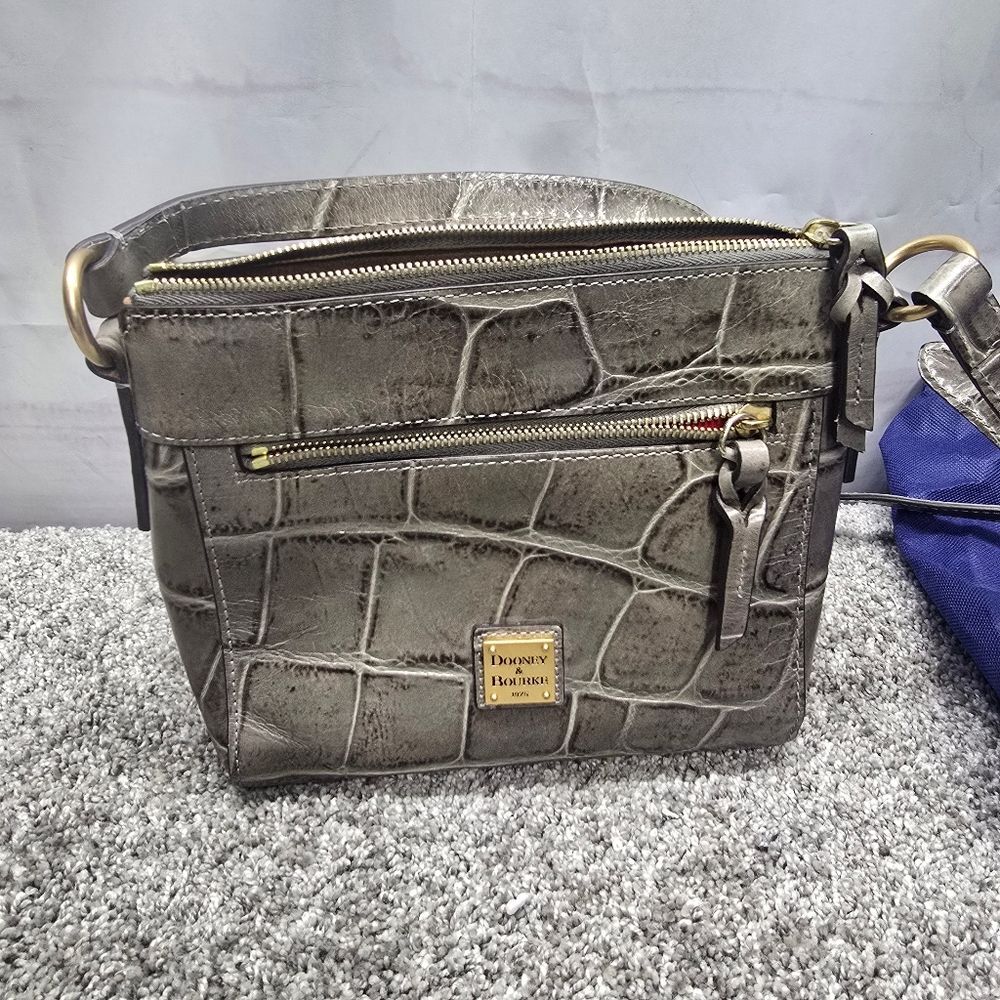 Dooney & Bourke Gray Crocodile Embossed Leather Crossbody with Dustbag - Picture 3 of 16